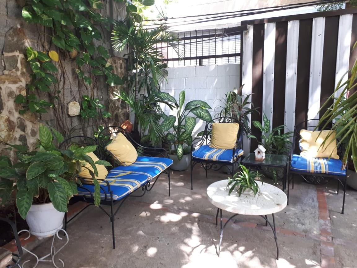 Hotel Alcaldeza - Garden House Maria Guadalupe Santo Domingo Exterior photo